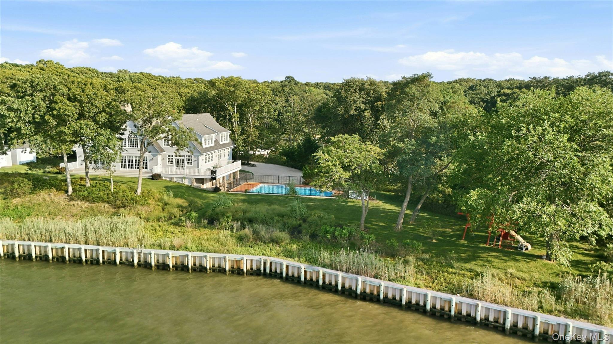 580 Basin Road Property Photo 4