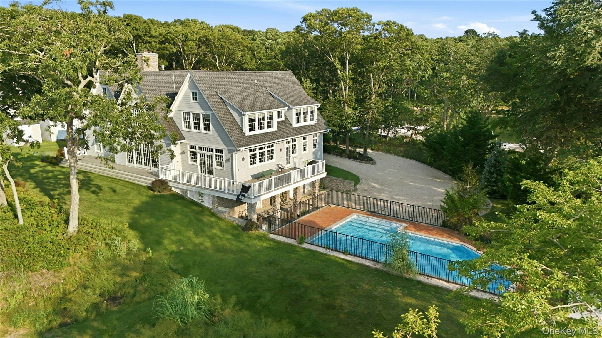 580 Basin Road Property Photo 8