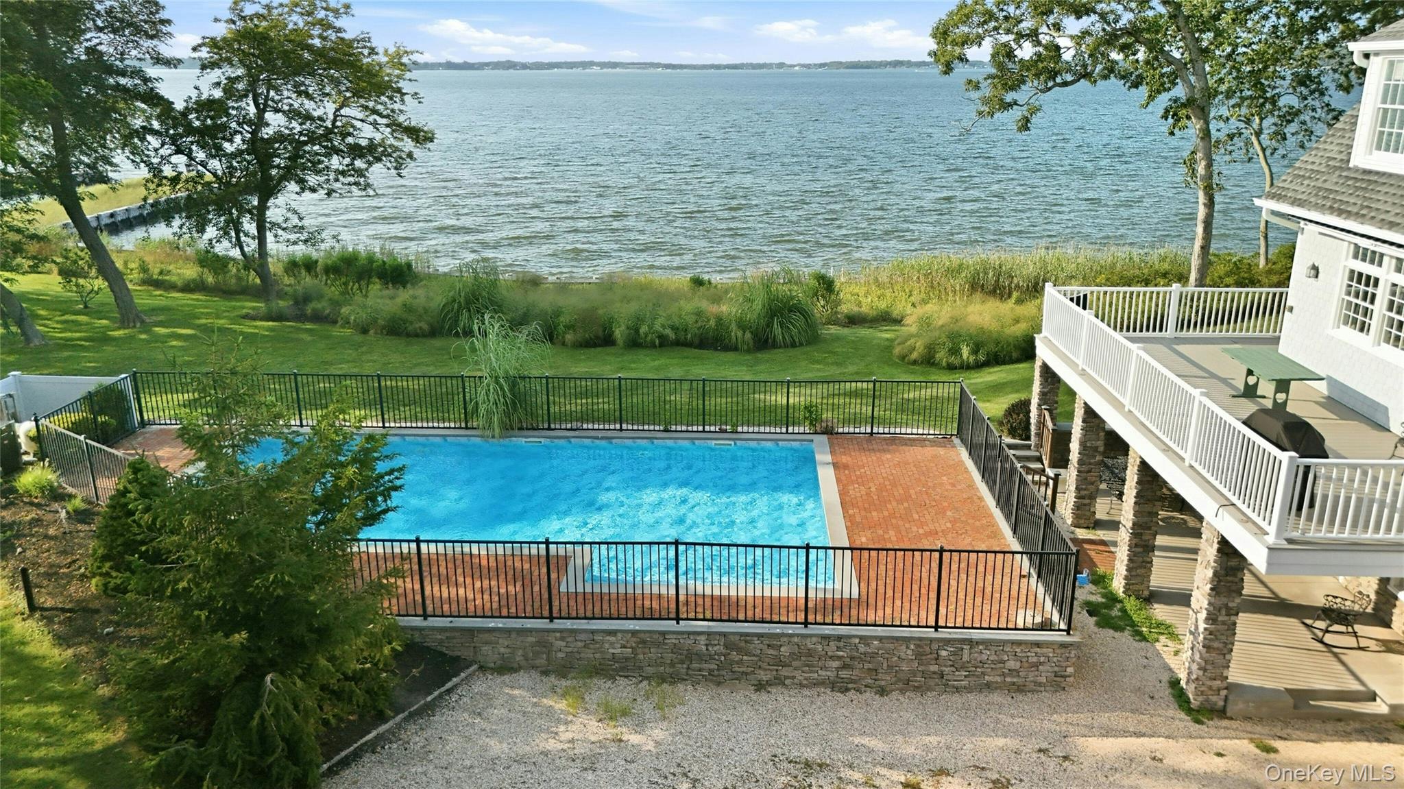 580 Basin Road Property Photo 9