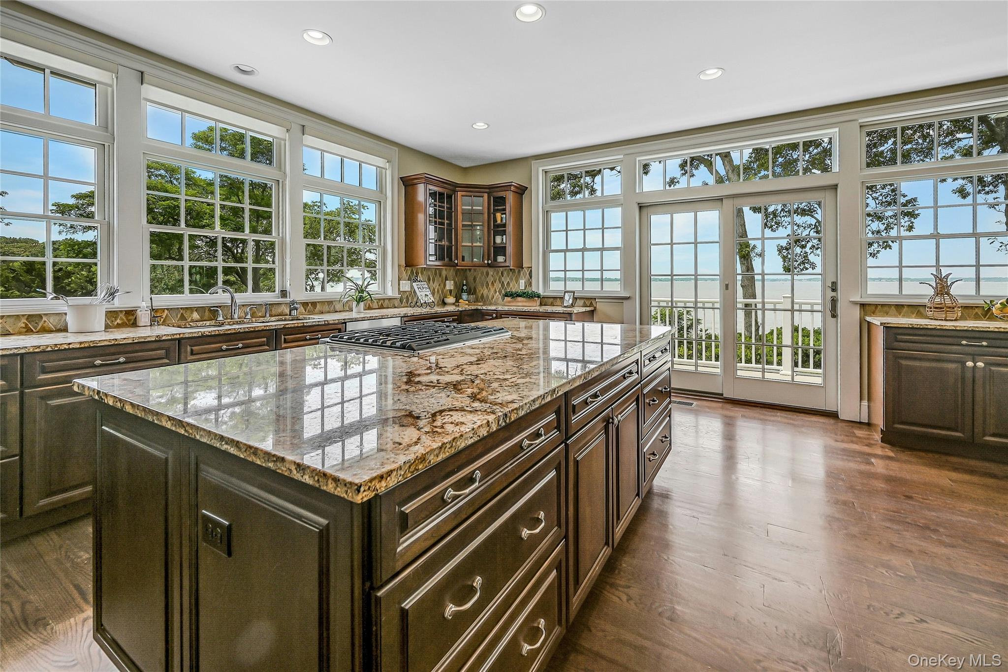 580 Basin Road Property Photo 19