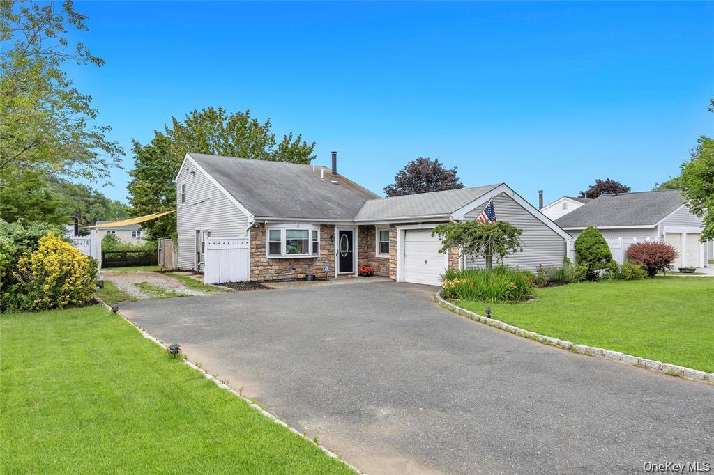 12 Handy Lane Property Photo 1