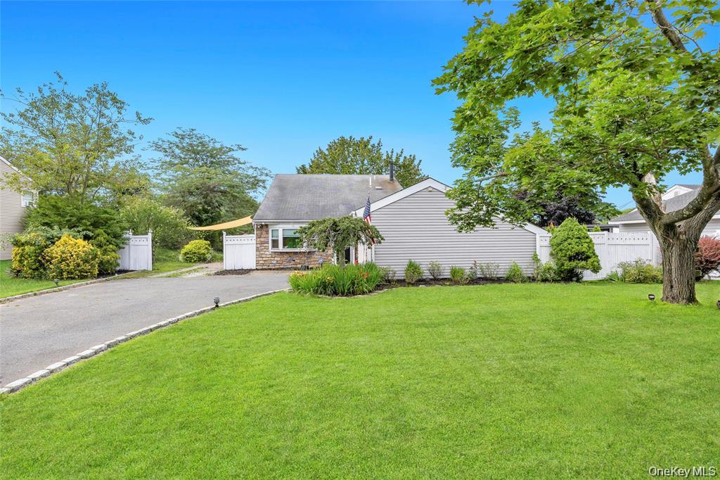 12 Handy Lane Property Photo 2