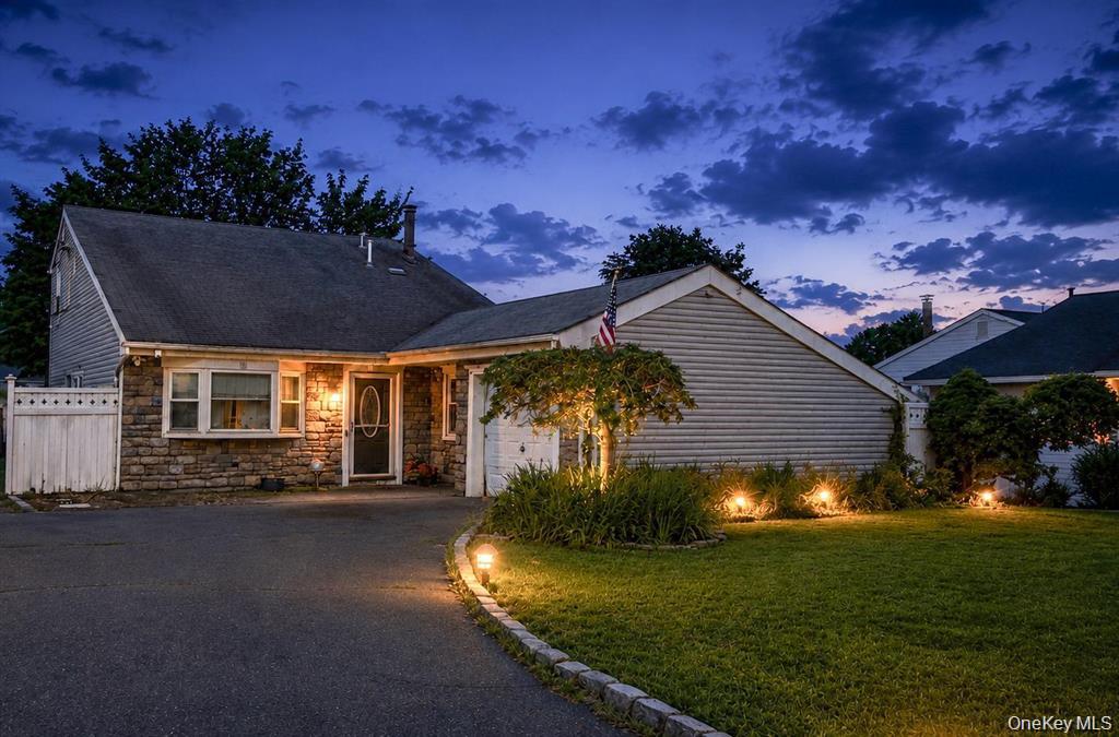 12 Handy Lane Property Photo 3