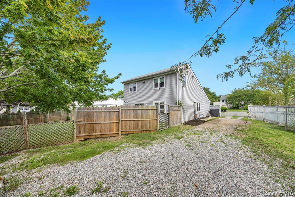 12 Handy Lane Property Photo 4