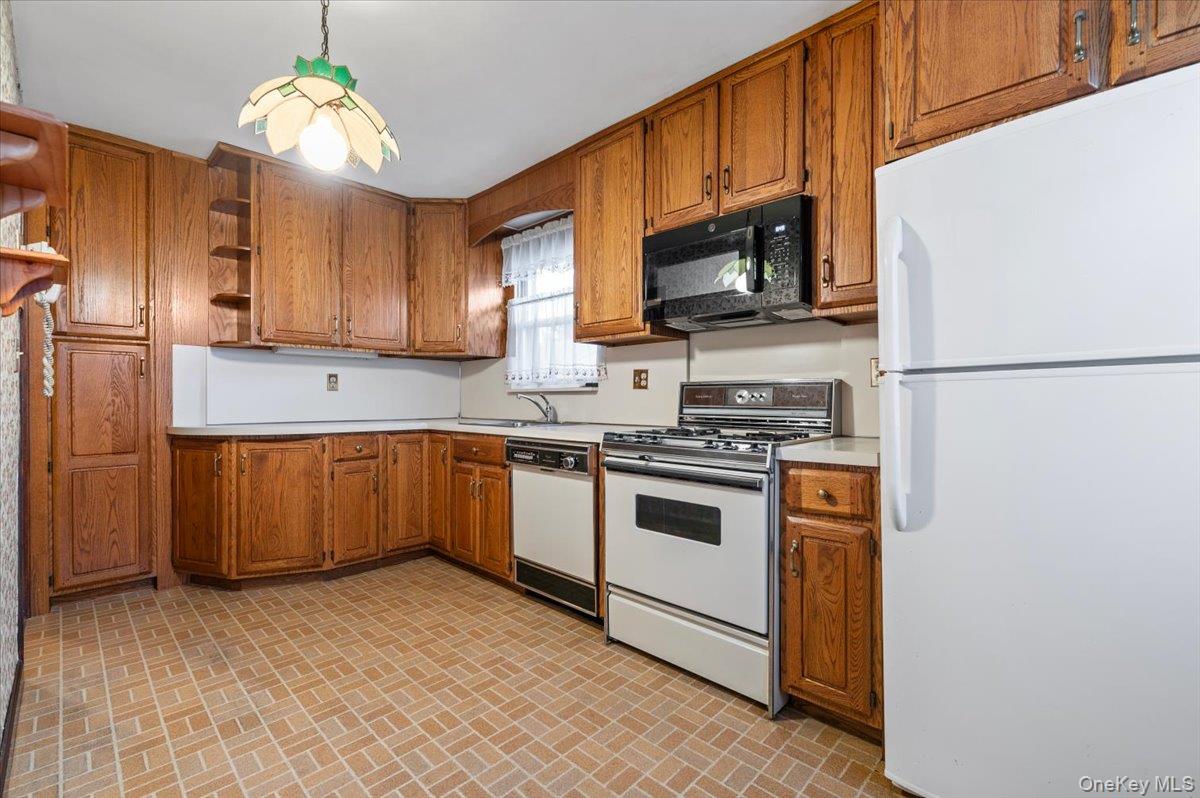 7607 Hewlett Street Property Photo 9