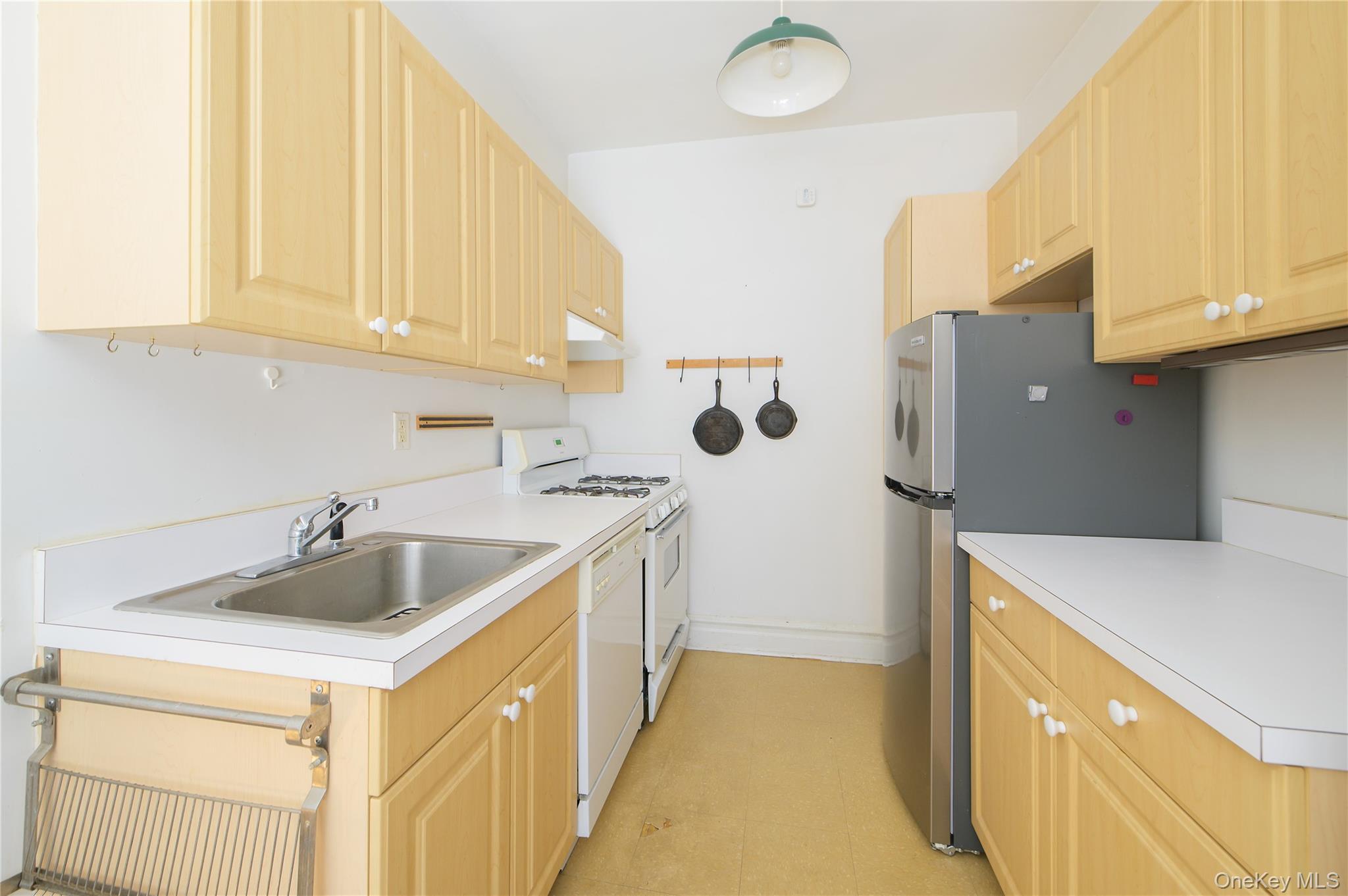3540 82nd Street 4j Property Photo 6