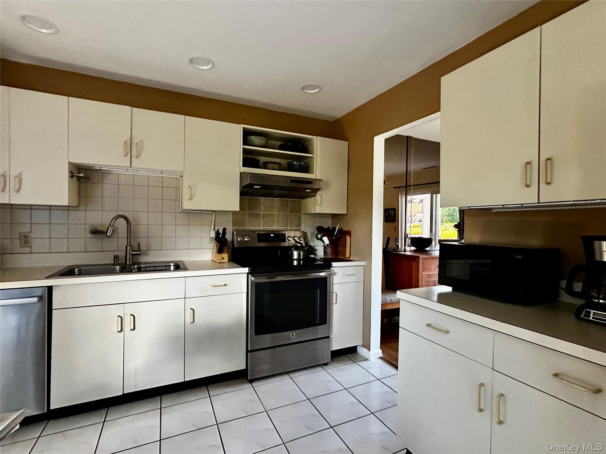 56 Pond Drive Property Photo 5