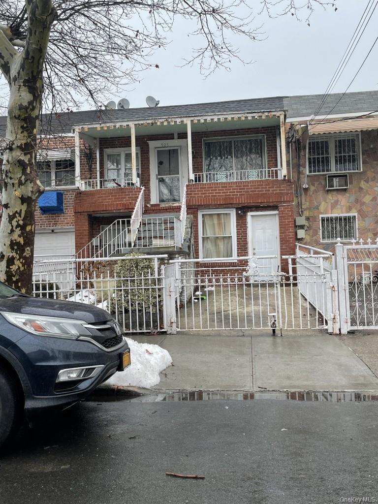 925 E 227th Street Property Photo 1