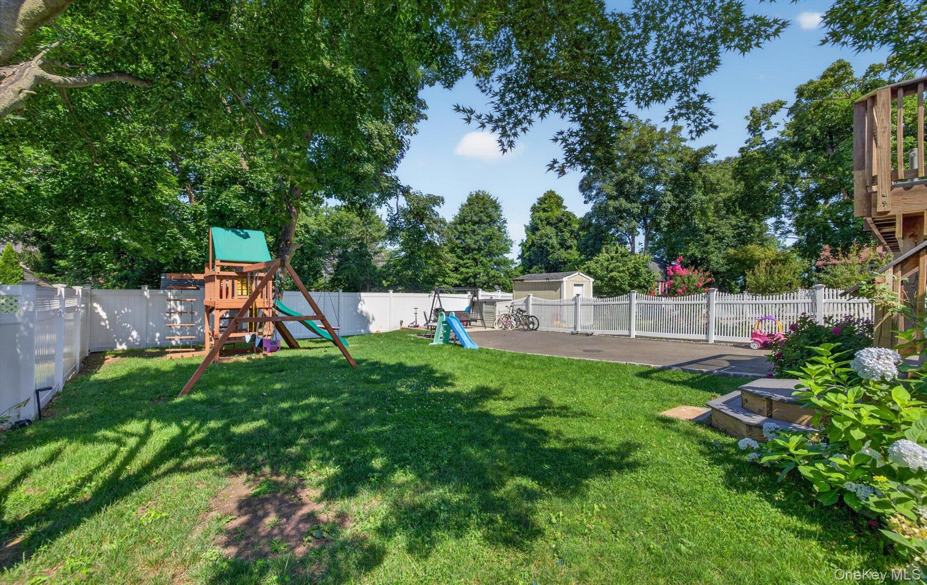 182 School Street Property Photo 7