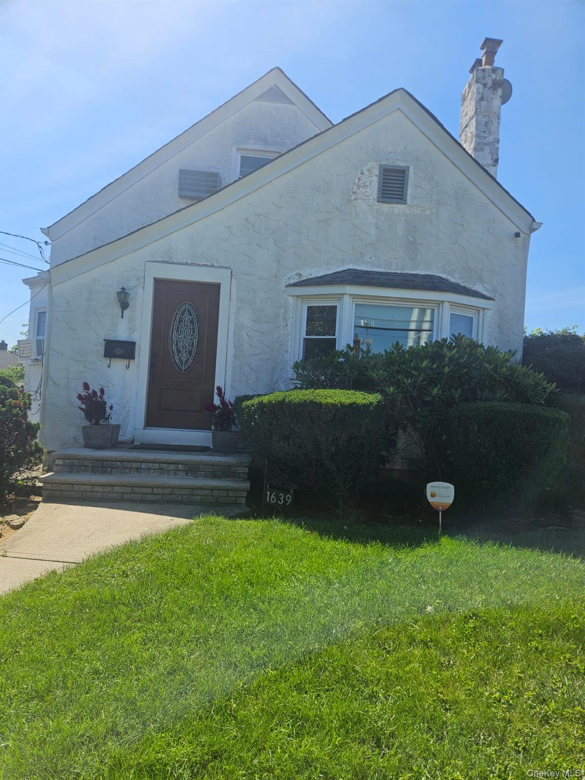 1639 1639 Empire Street House Rental Property Photo 1