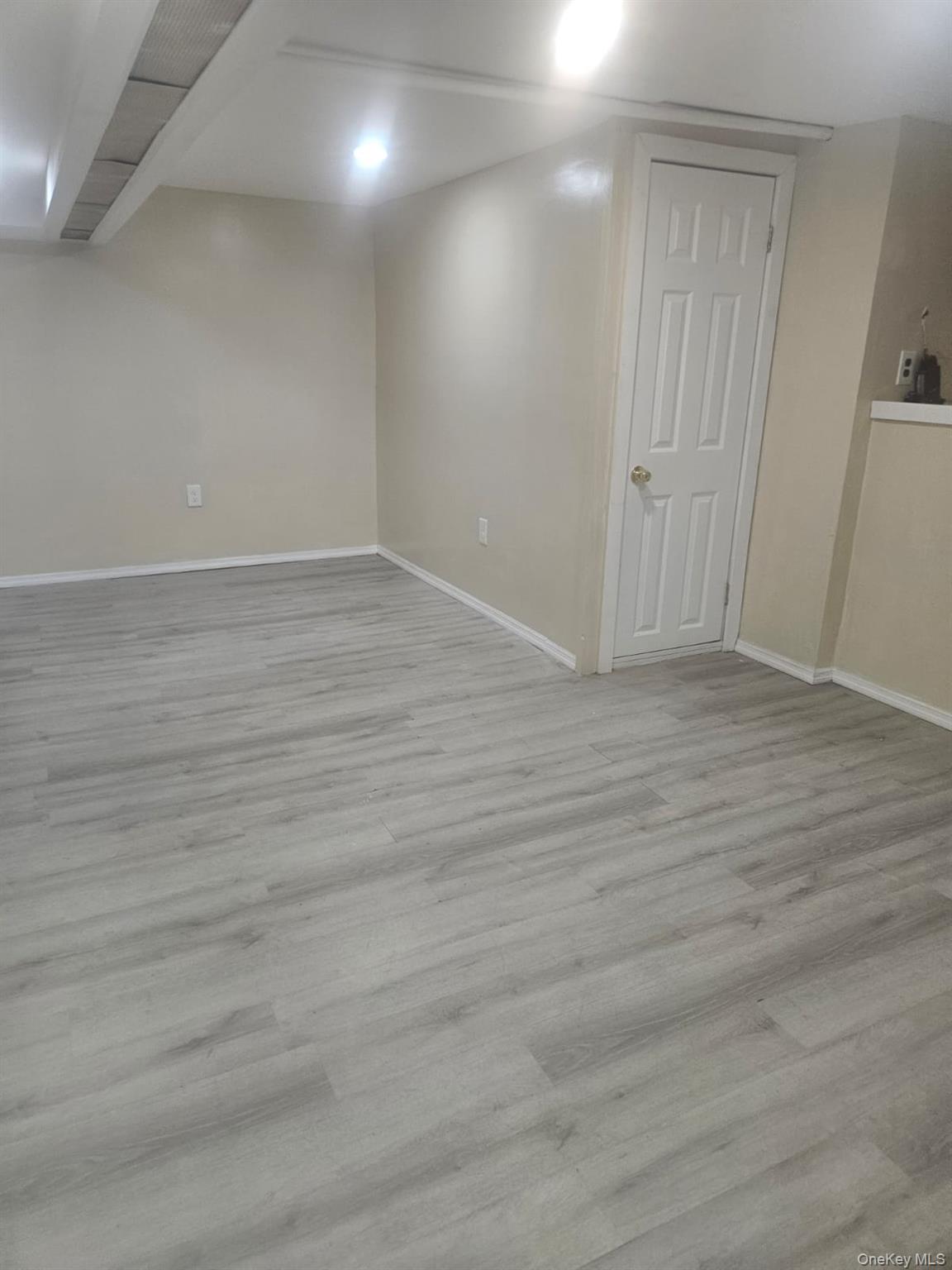1639 1639 Empire Street House Rental Property Photo 3