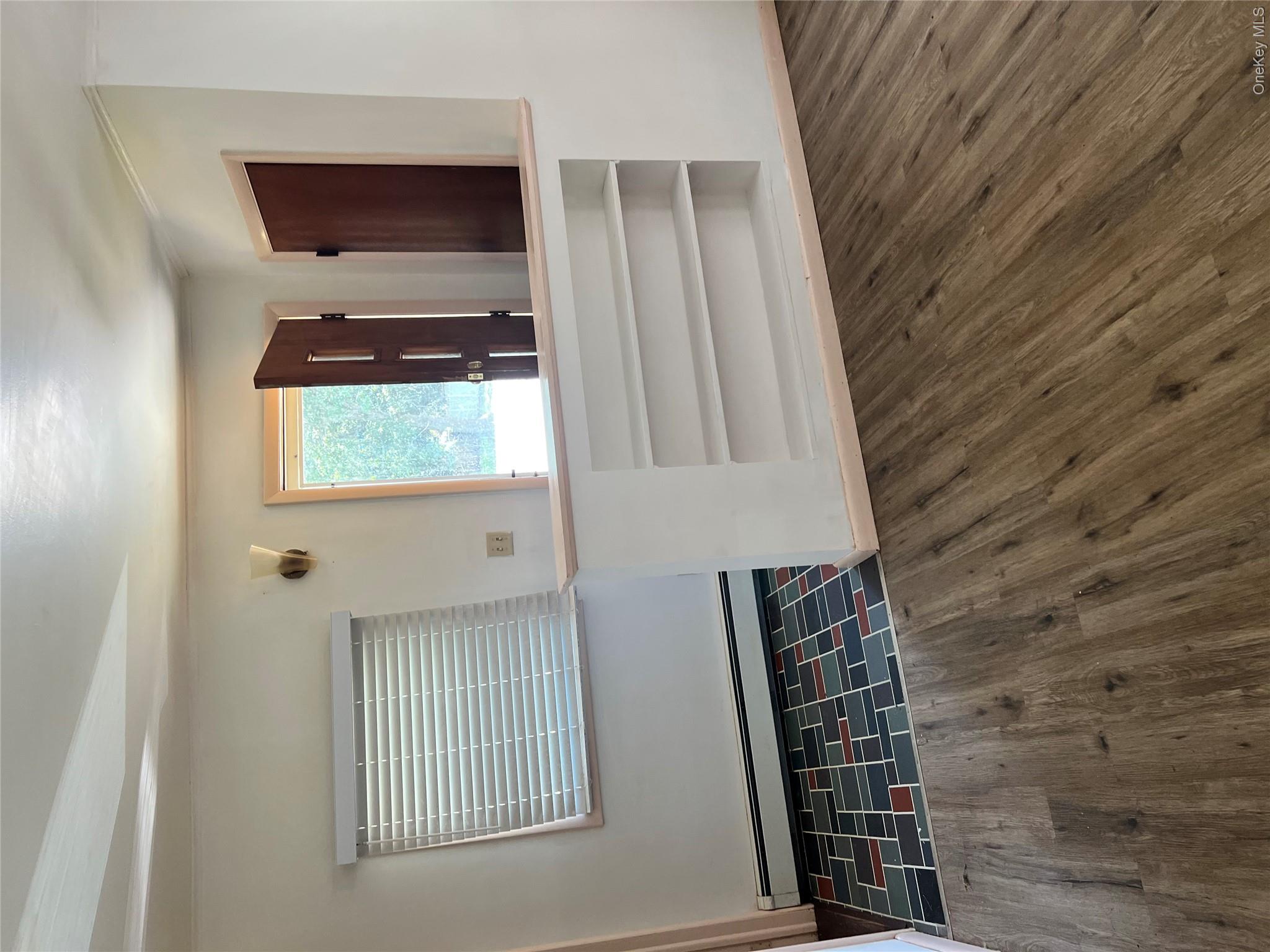 27 E Dorsey Lane Property Photo 2