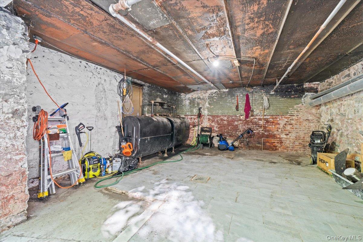 1373 Plimpton Avenue Property Photo 18