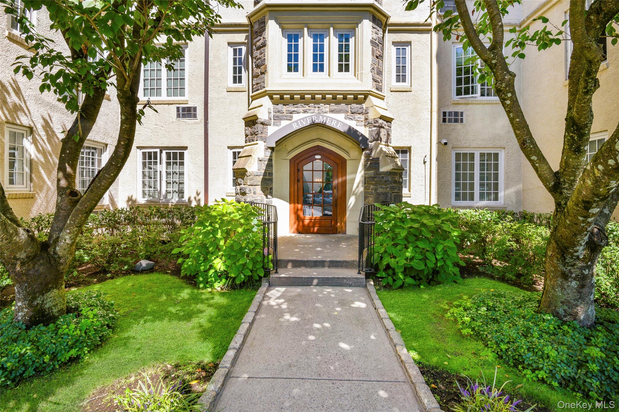 1 Rivermere 1g Property Photo 1