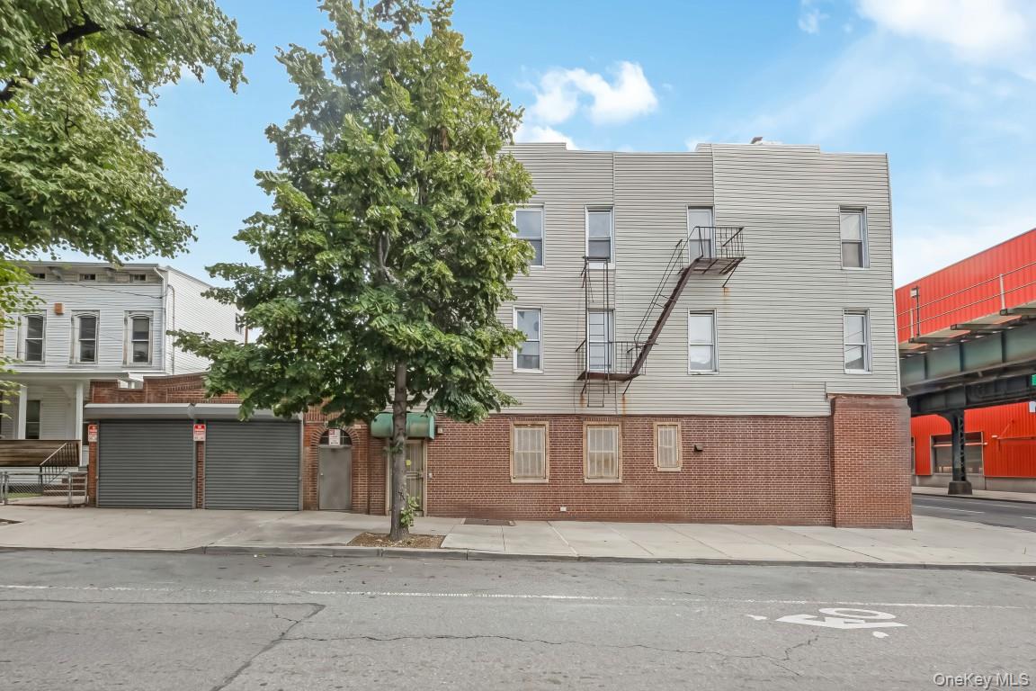 2693 Fulton Street Property Photo 2