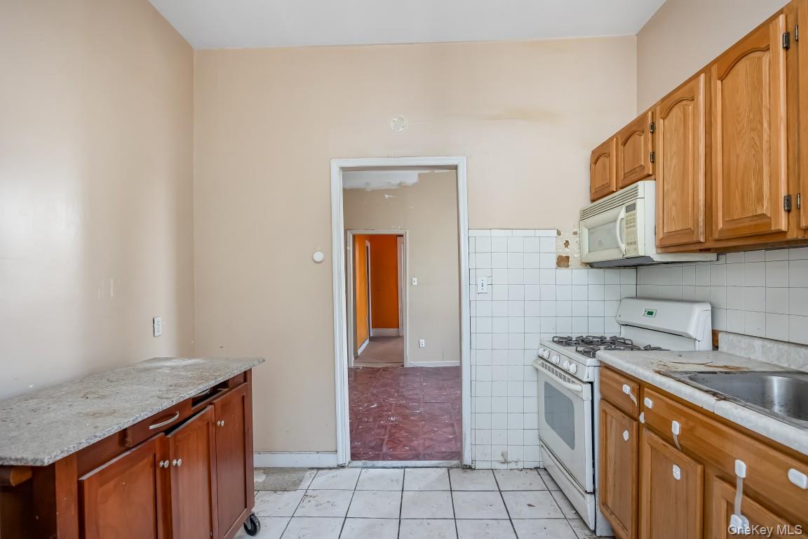 2693 Fulton Street Property Photo 18
