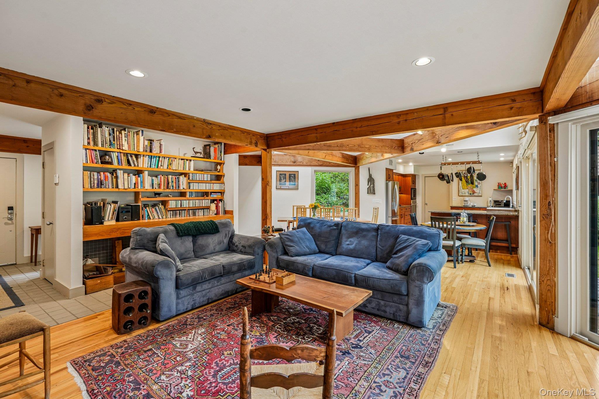 65 Colonial Avenue Property Photo 3