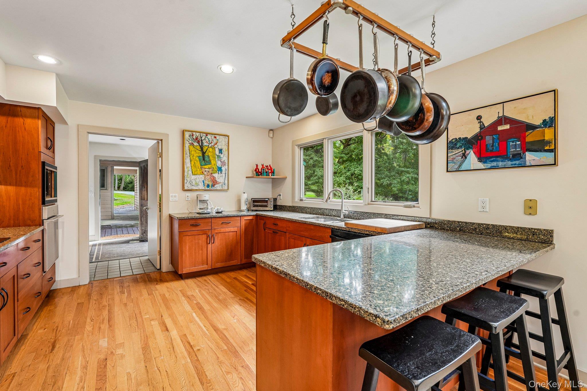 65 Colonial Avenue Property Photo 10