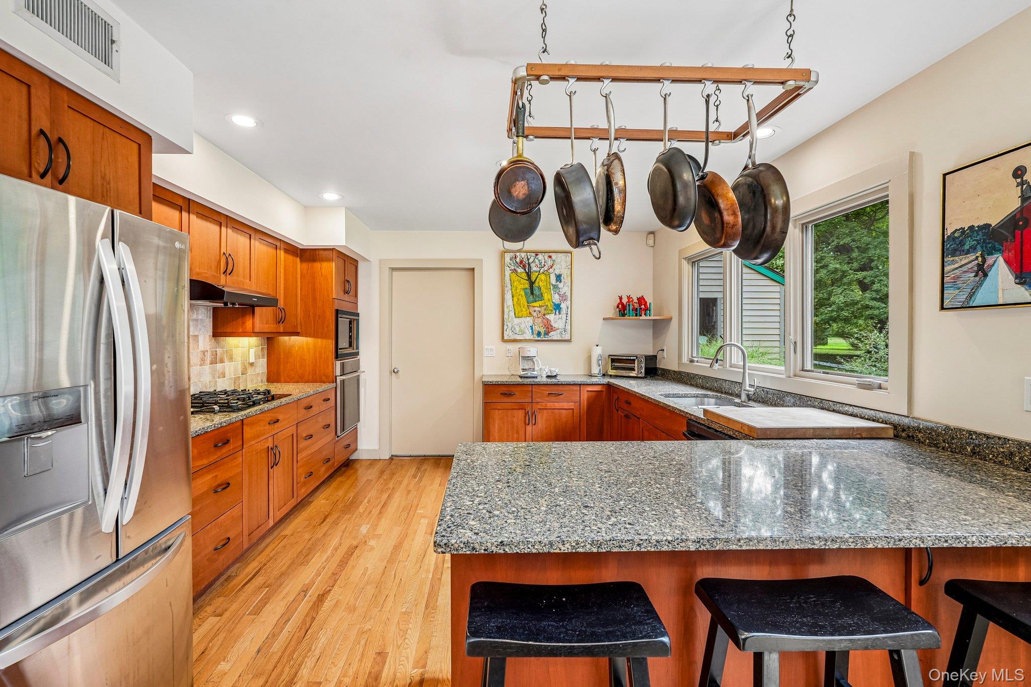 65 Colonial Avenue Property Photo 11