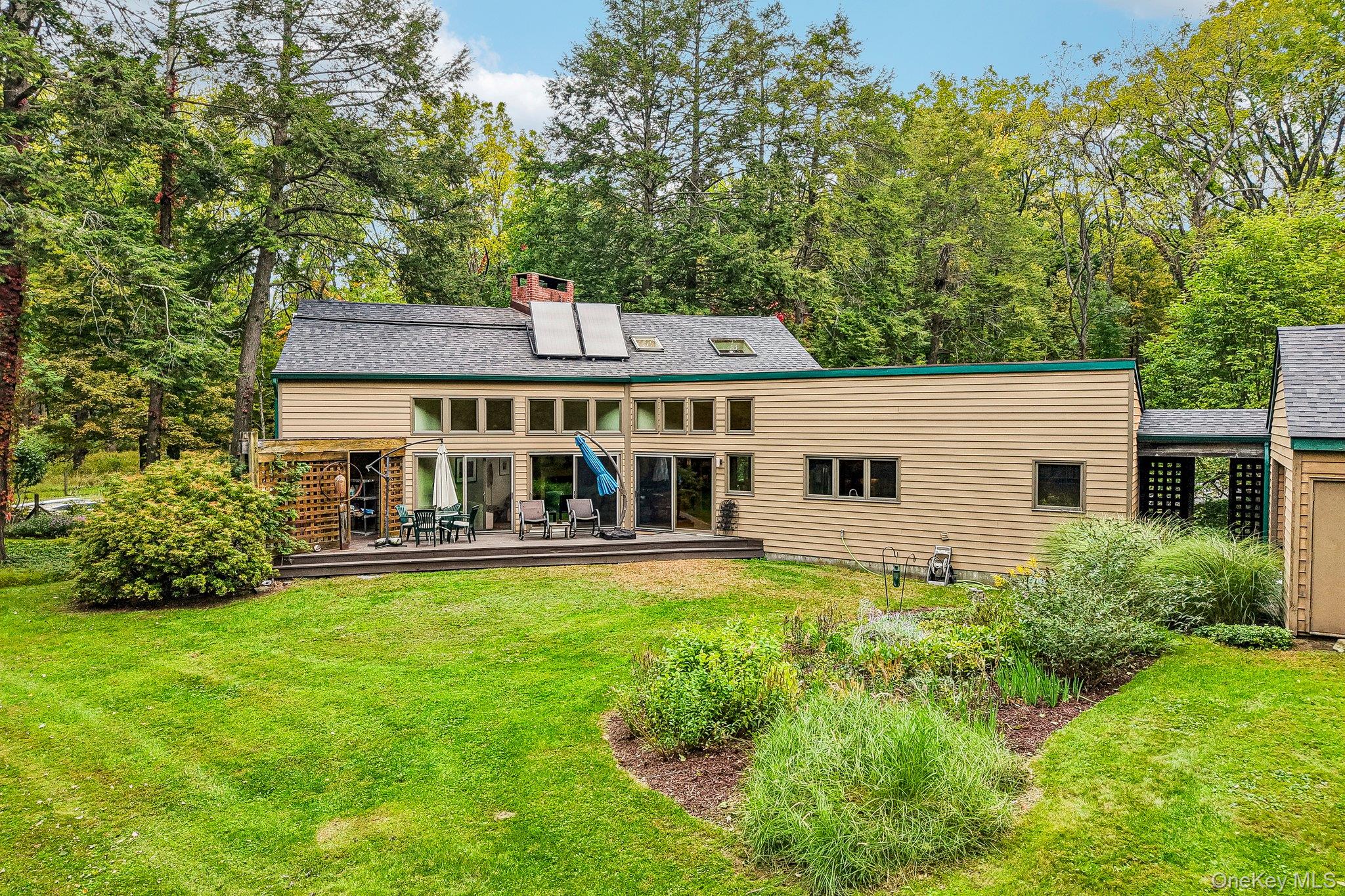 65 Colonial Avenue Property Photo 30