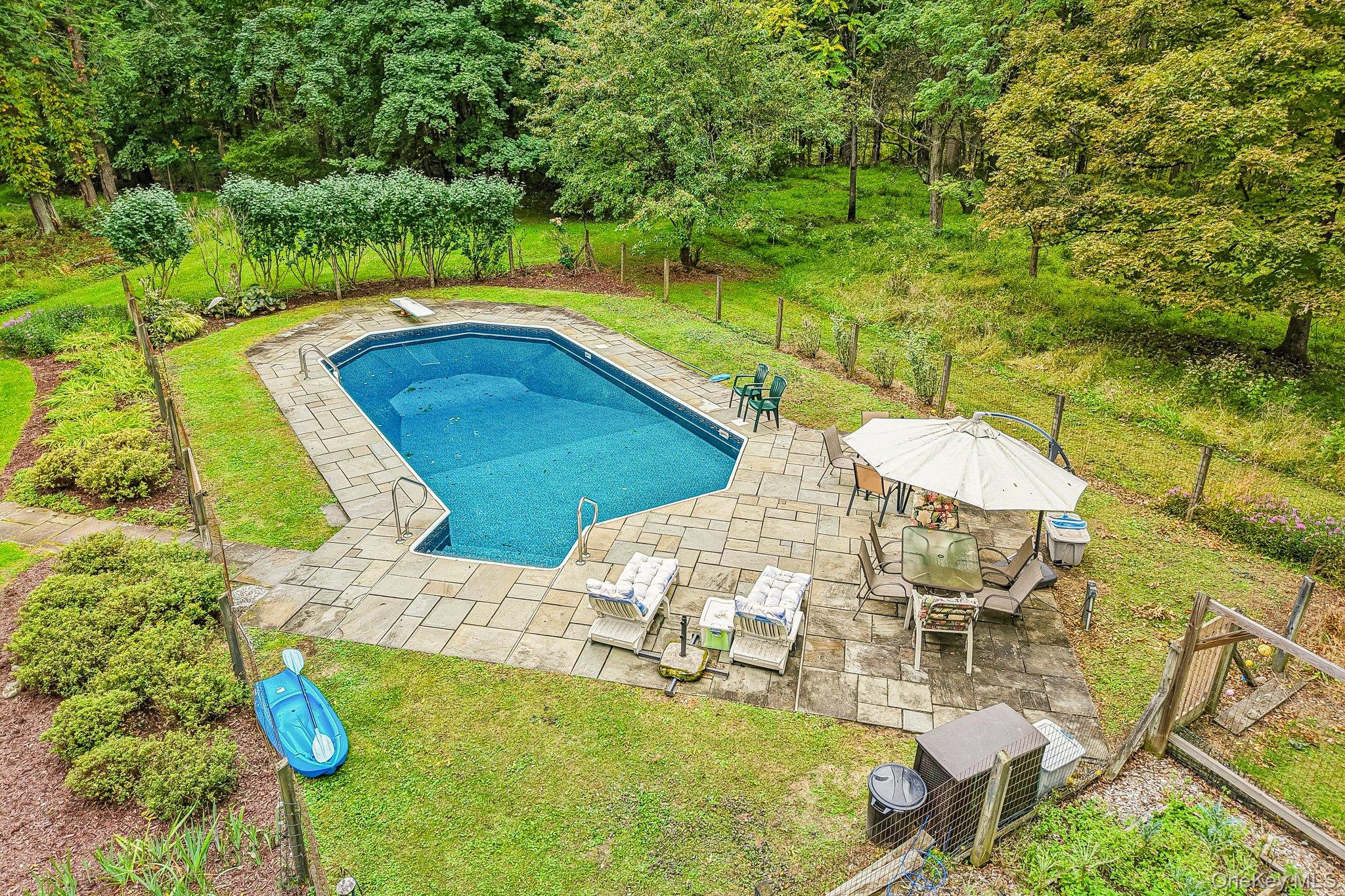 65 Colonial Avenue Property Photo 33