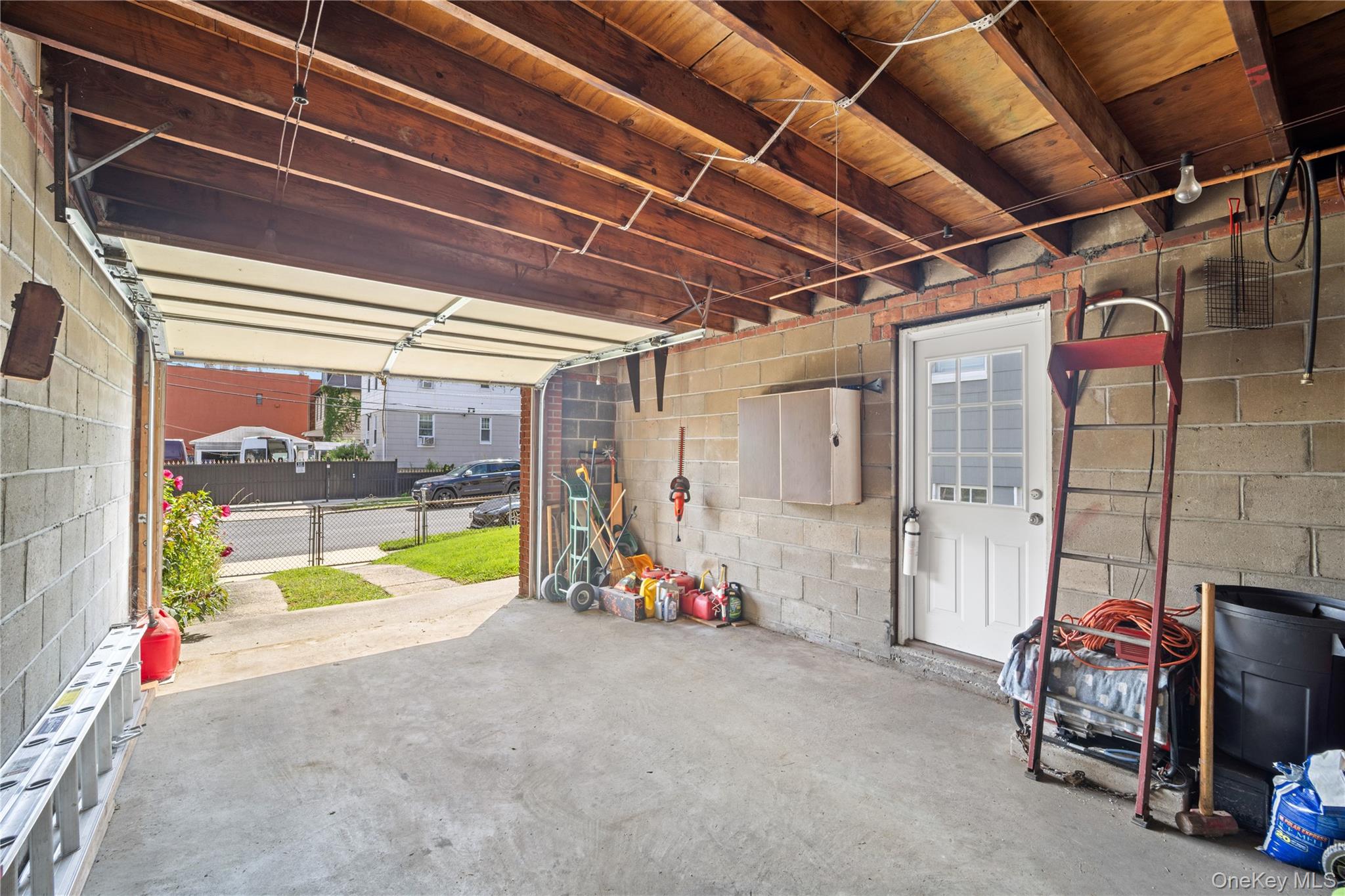6045 69th Street Property Photo 27