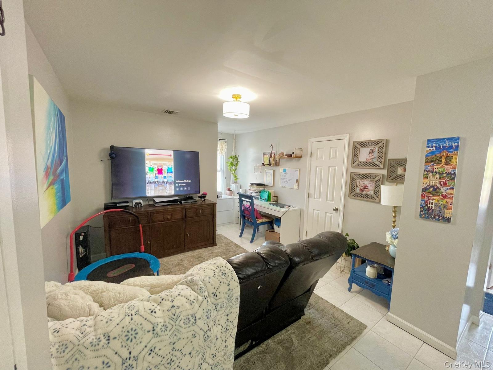 1200 Jericho Turnpike Apt 1 Property Photo 2