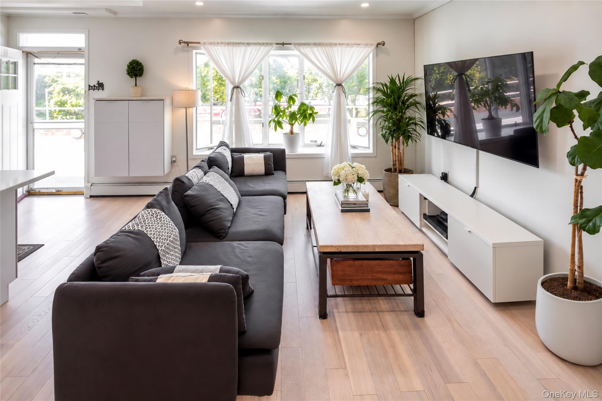 50 Columbus Avenue F10 Property Photo 3