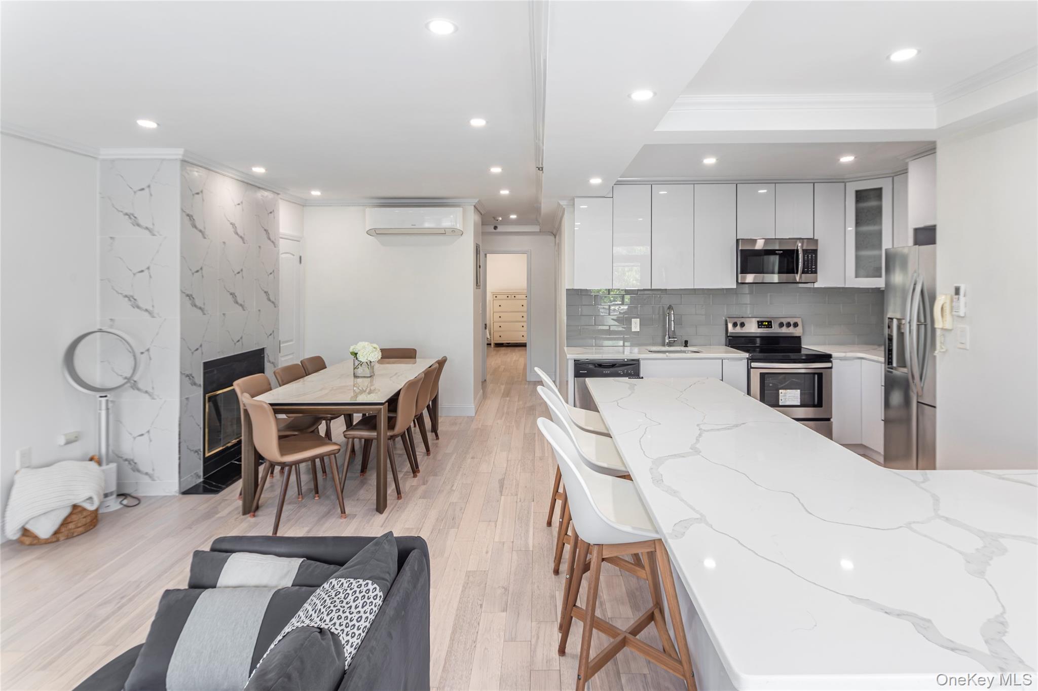 50 Columbus Avenue F10 Property Photo 4