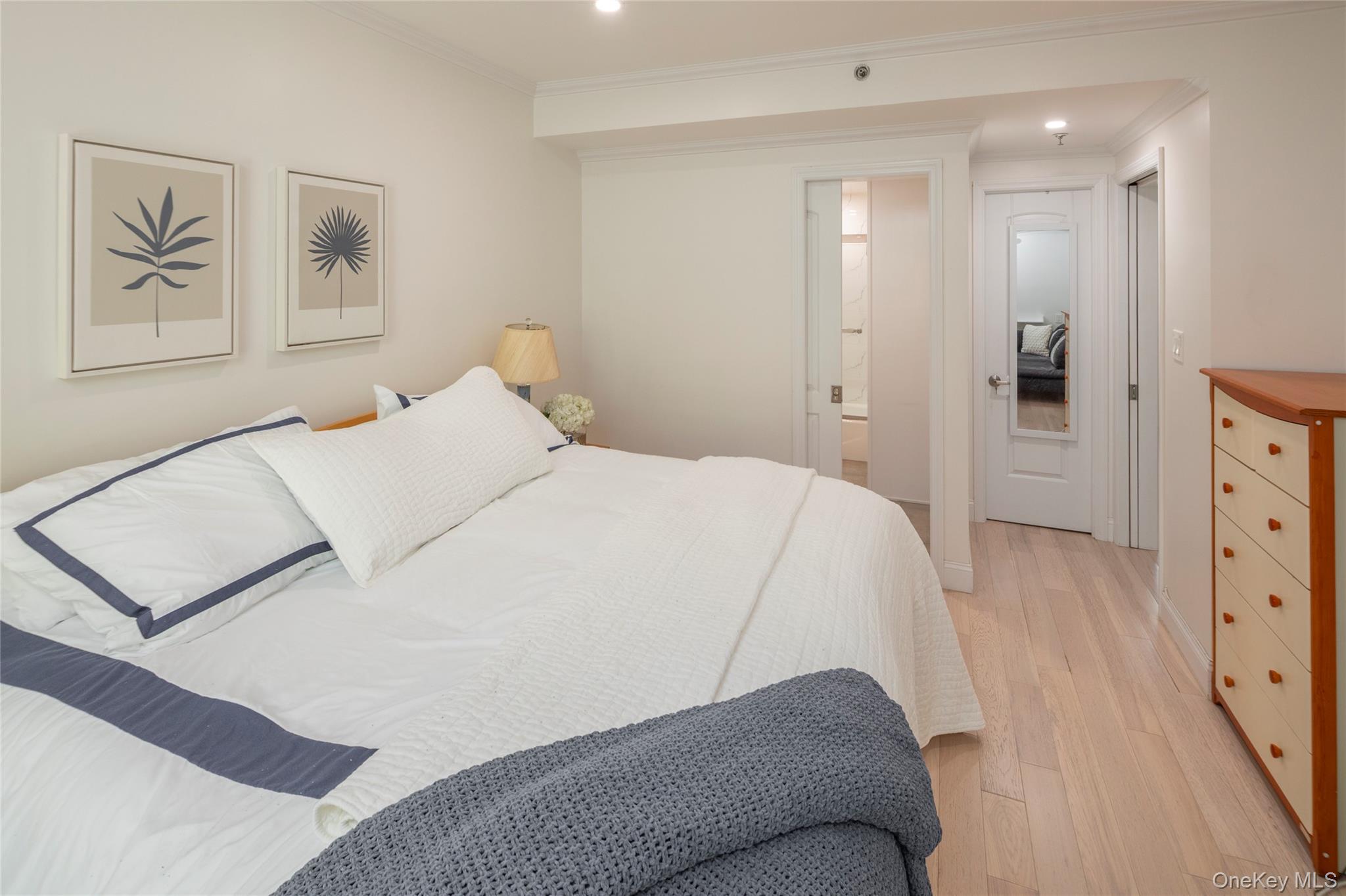 50 Columbus Avenue F10 Property Photo 9