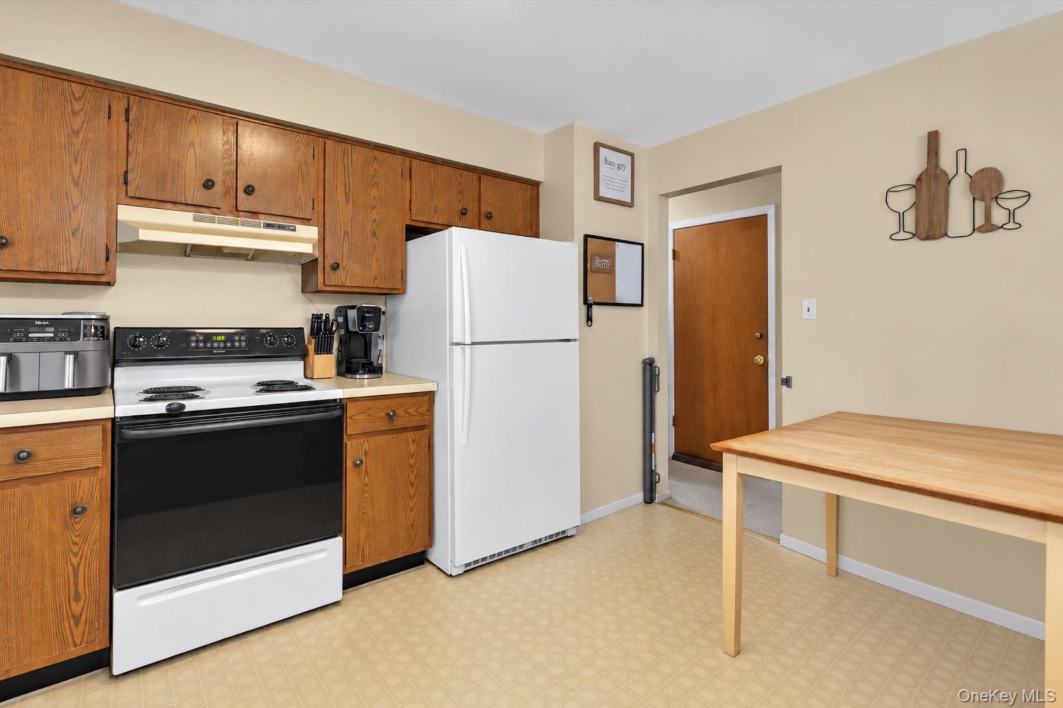 1045 Park Avenue Property Photo 2