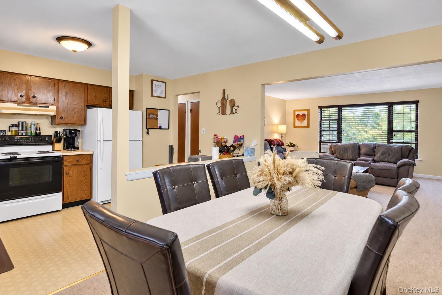 1045 Park Avenue Property Photo 3