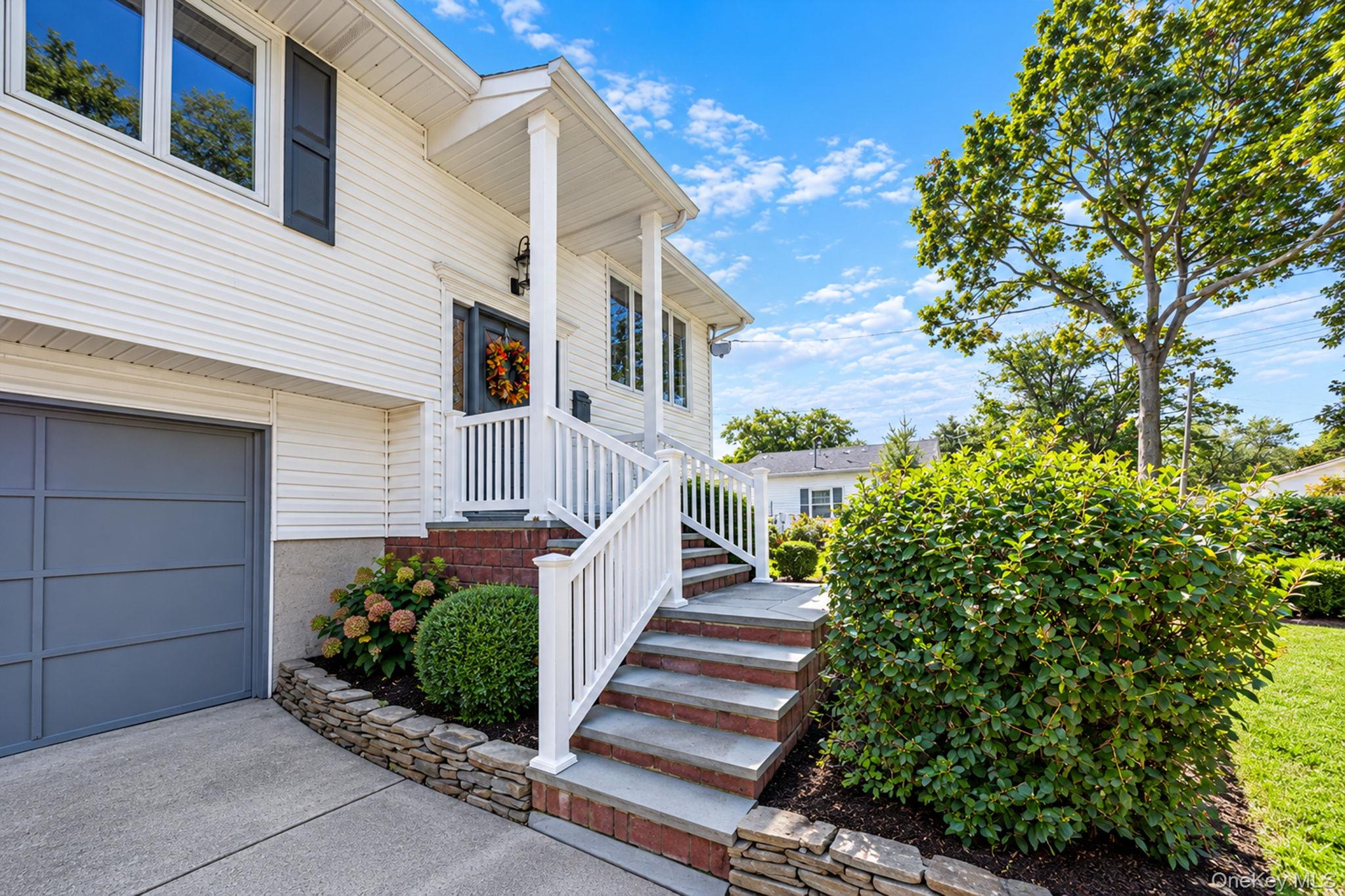 1527 Saint Louis Avenue Property Photo 4