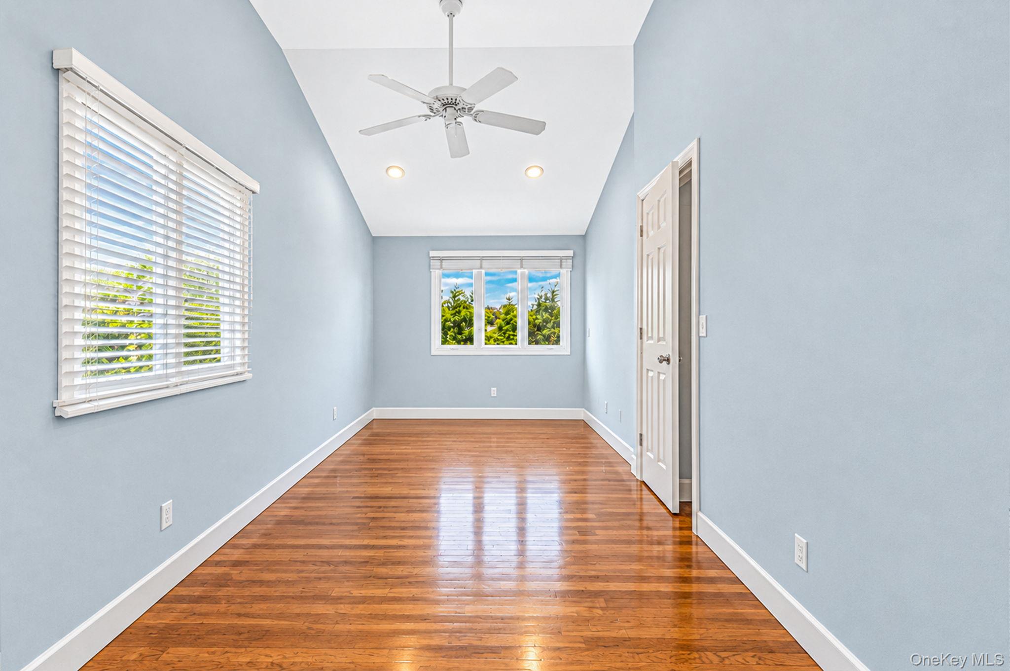 1527 Saint Louis Avenue Property Photo 14