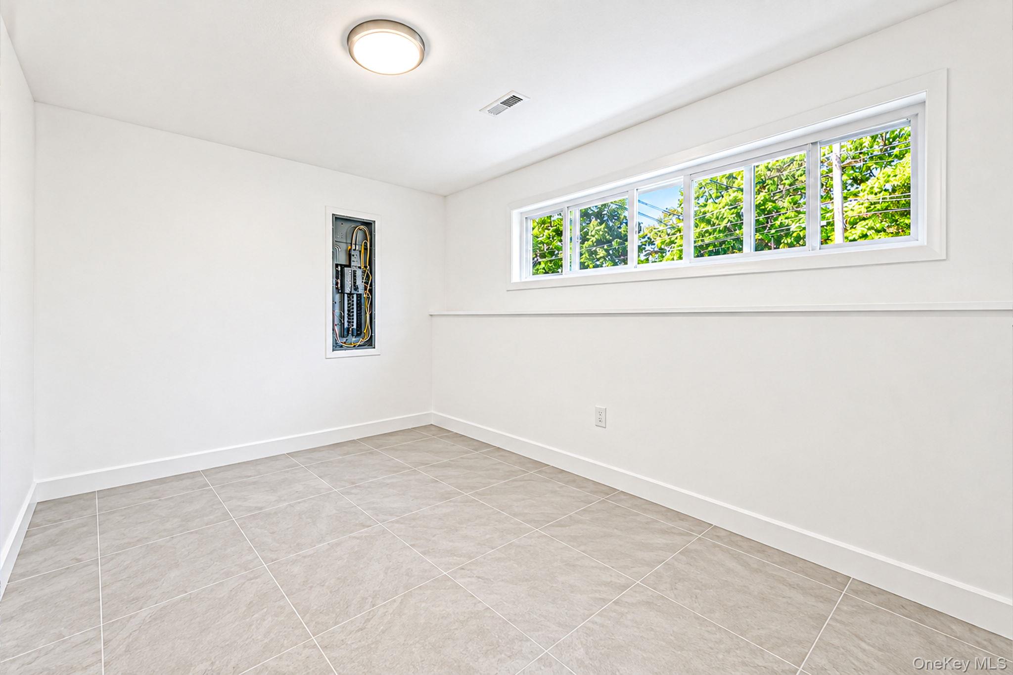 1527 Saint Louis Avenue Property Photo 27