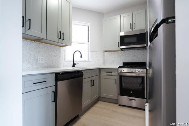 452 E Park Avenue 7 Property Photo 3