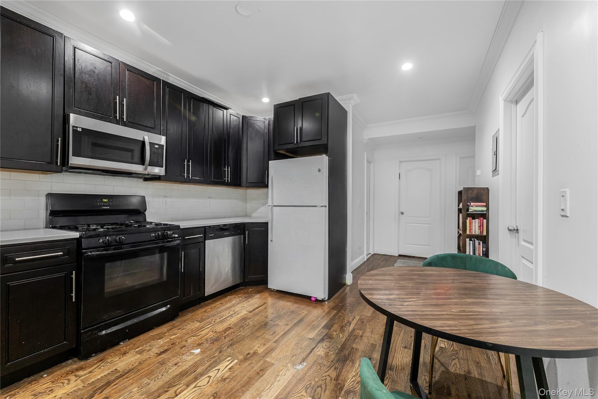 4558 Richardson Avenue Property Photo 10