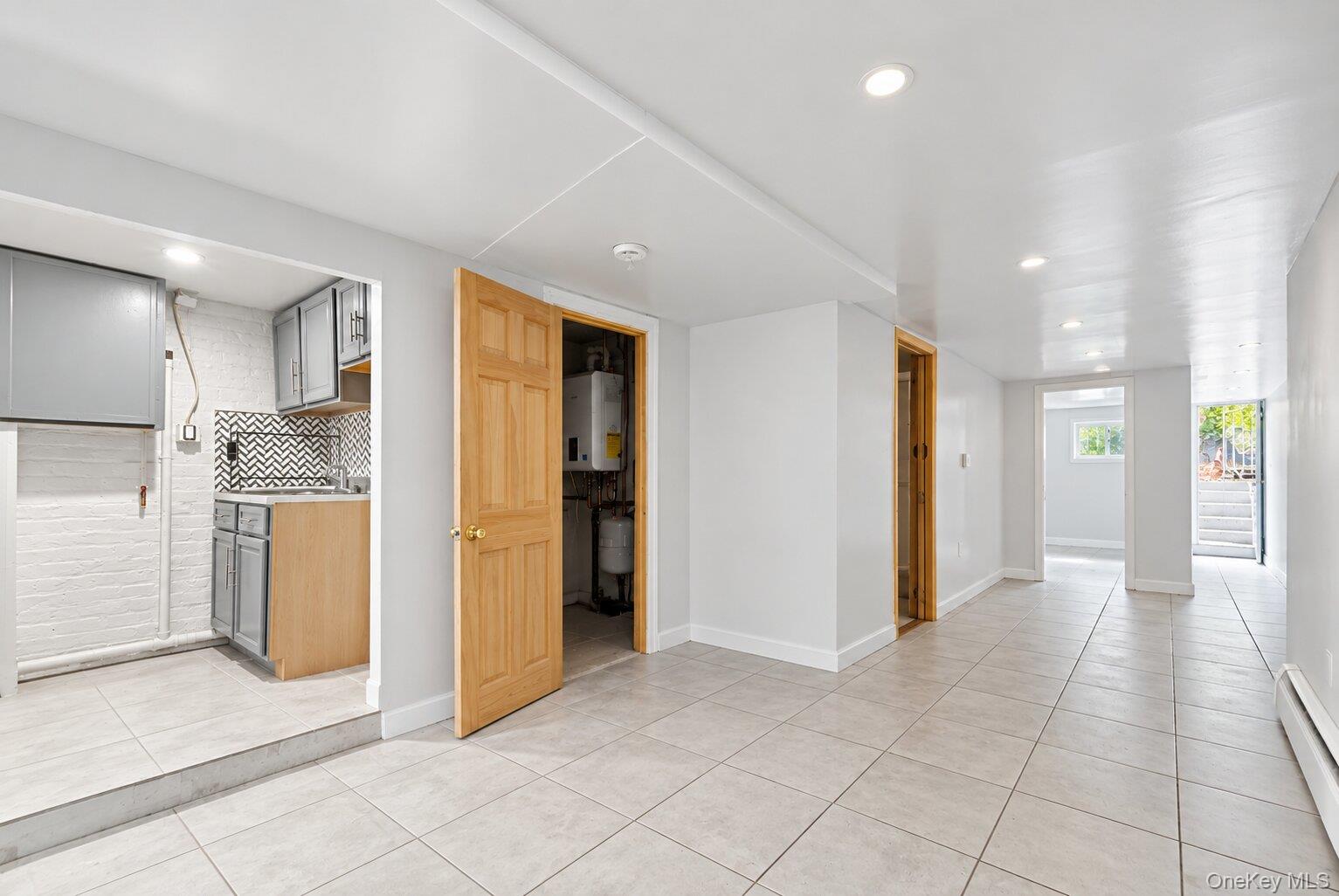 620 Ashford Street Property Photo 3