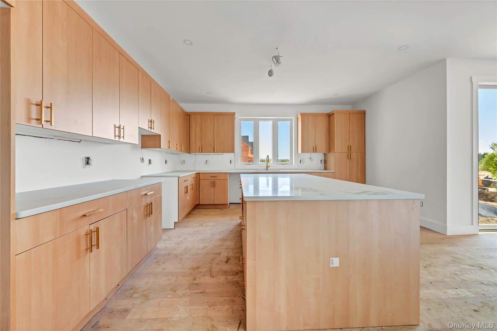20 Nesheiwat Drive Property Photo 5