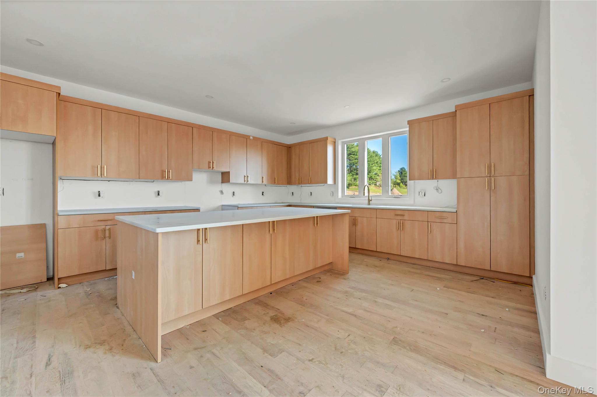 20 Nesheiwat Drive Property Photo 6