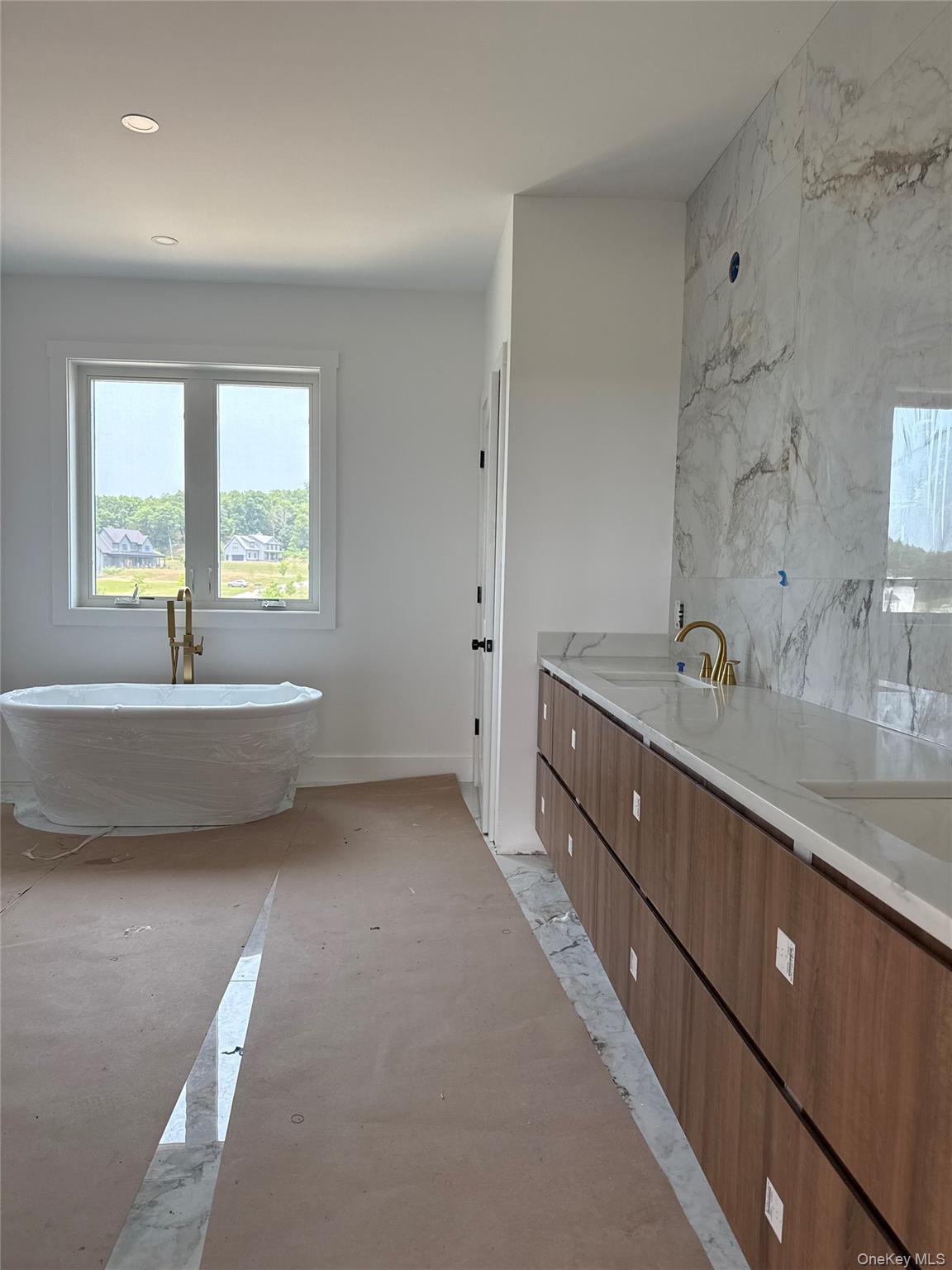 20 Nesheiwat Drive Property Photo 16