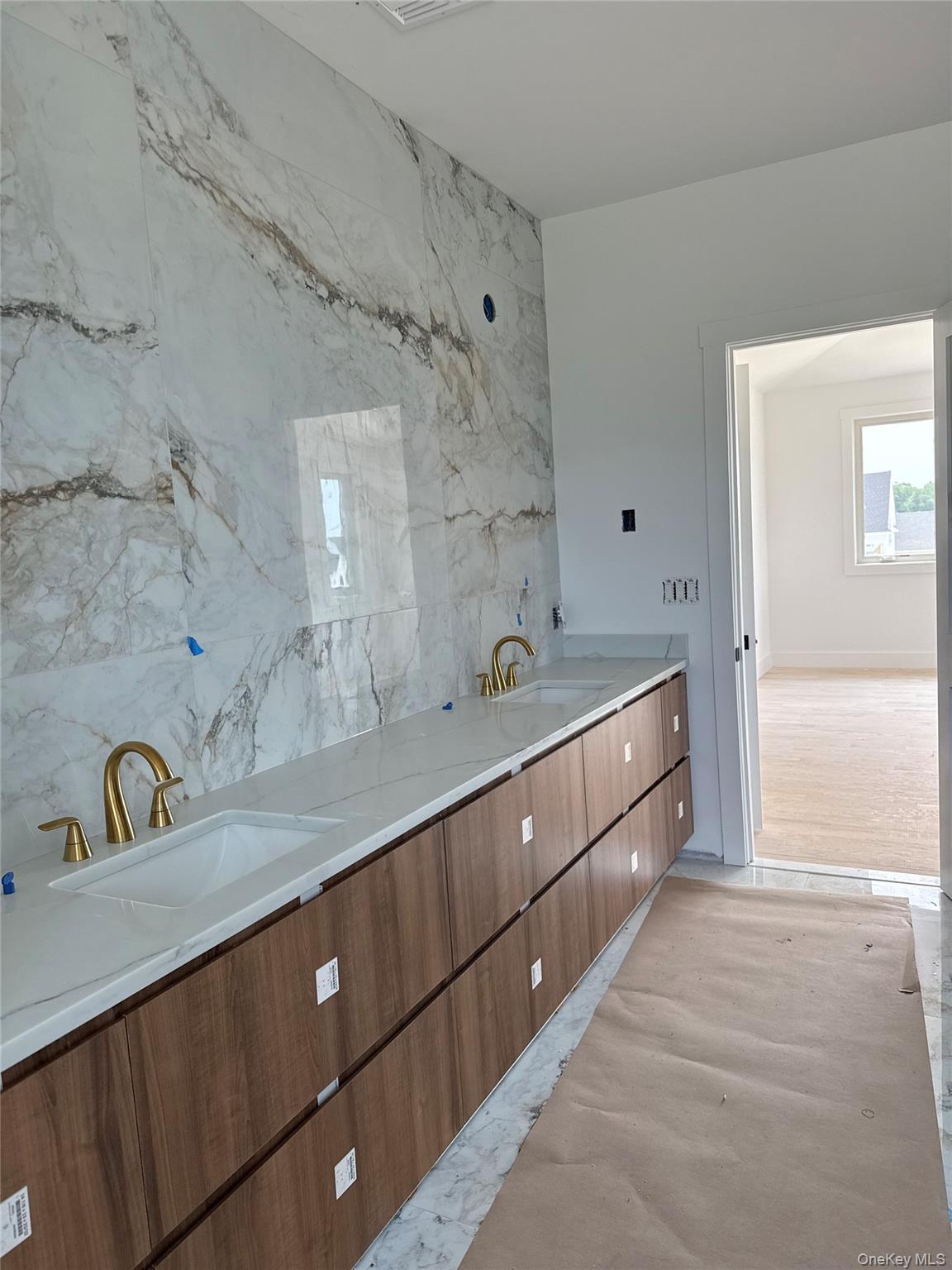 20 Nesheiwat Drive Property Photo 17