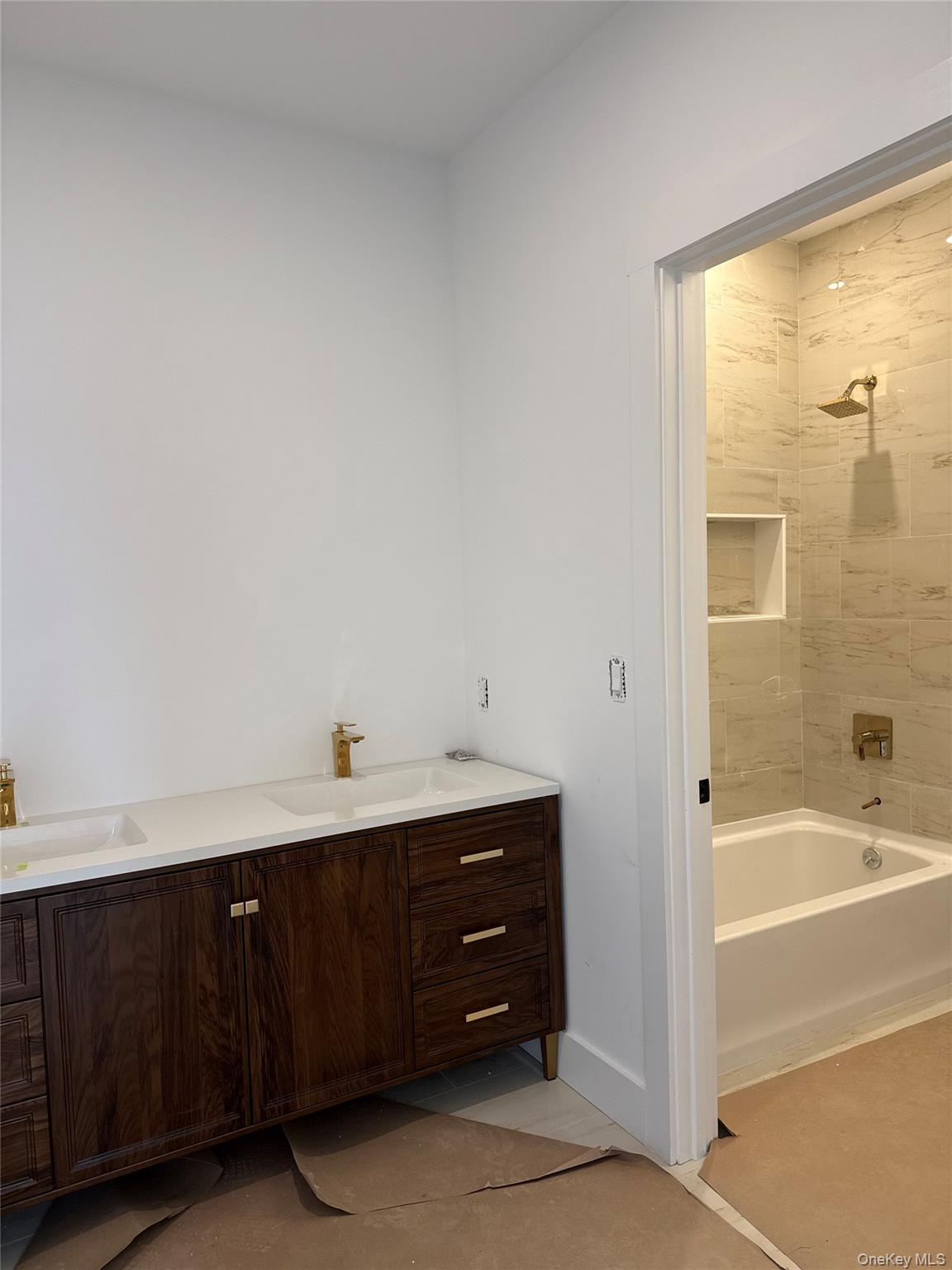20 Nesheiwat Drive Property Photo 19