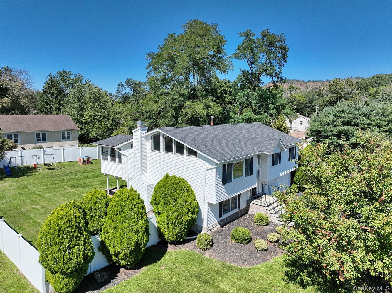 263 Old Haverstraw Road Property Photo 1