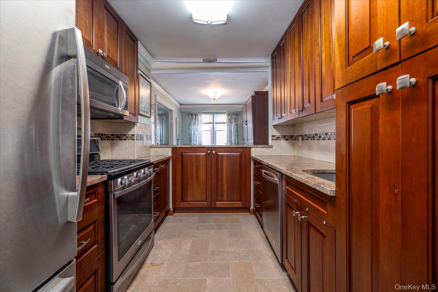 450 Shore 6l Property Photo 7