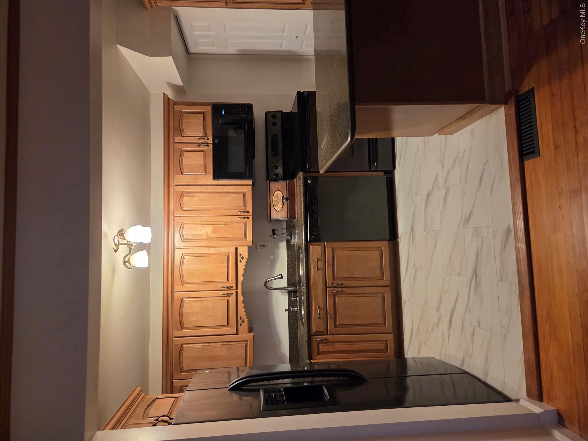 356 3rd Street Property Photo 10