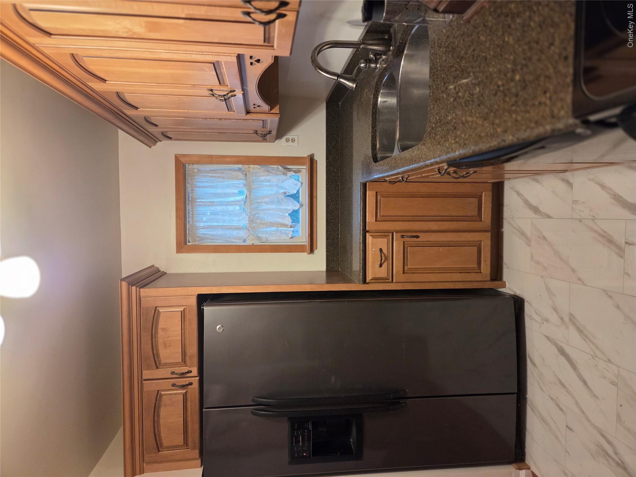 356 3rd Street Property Photo 11