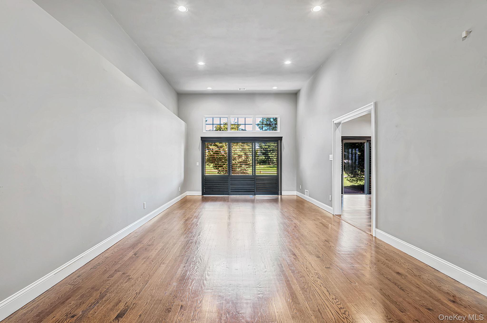 6 Hamlet Drive Property Photo 6