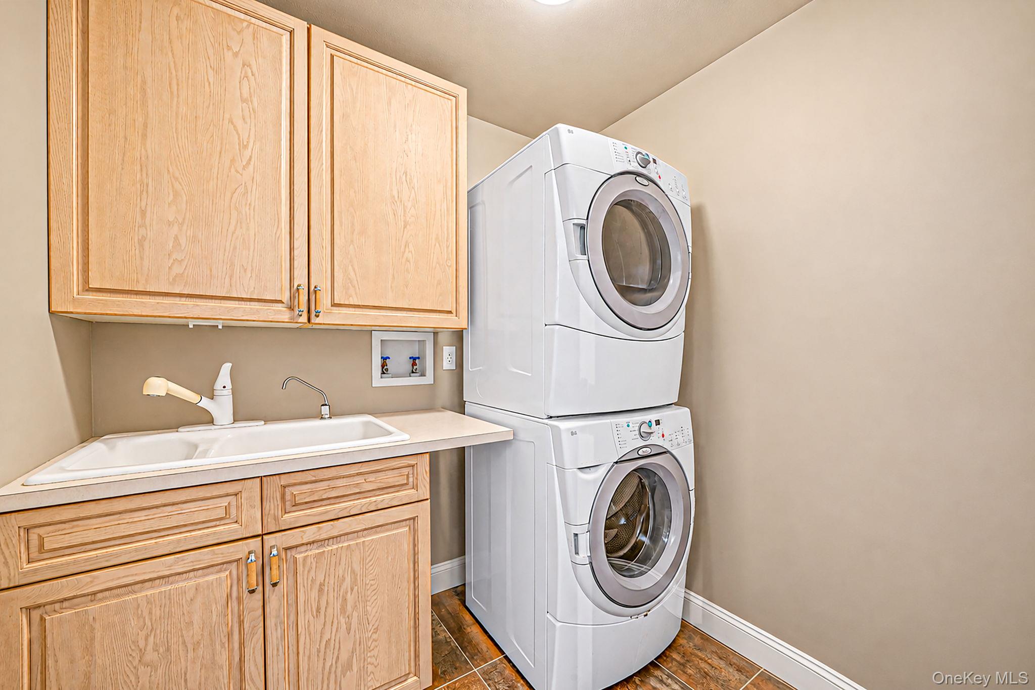 6 Hamlet Drive Property Photo 19