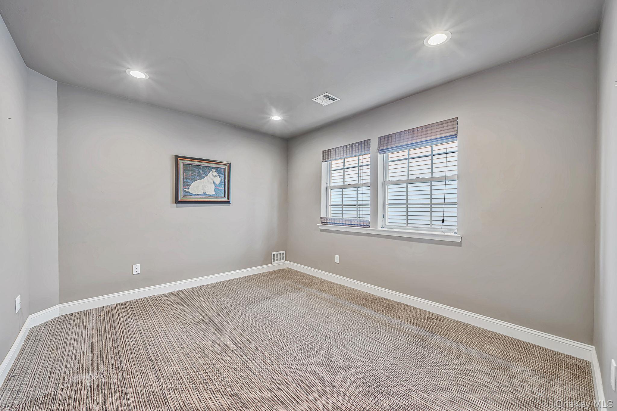 6 Hamlet Drive Property Photo 21